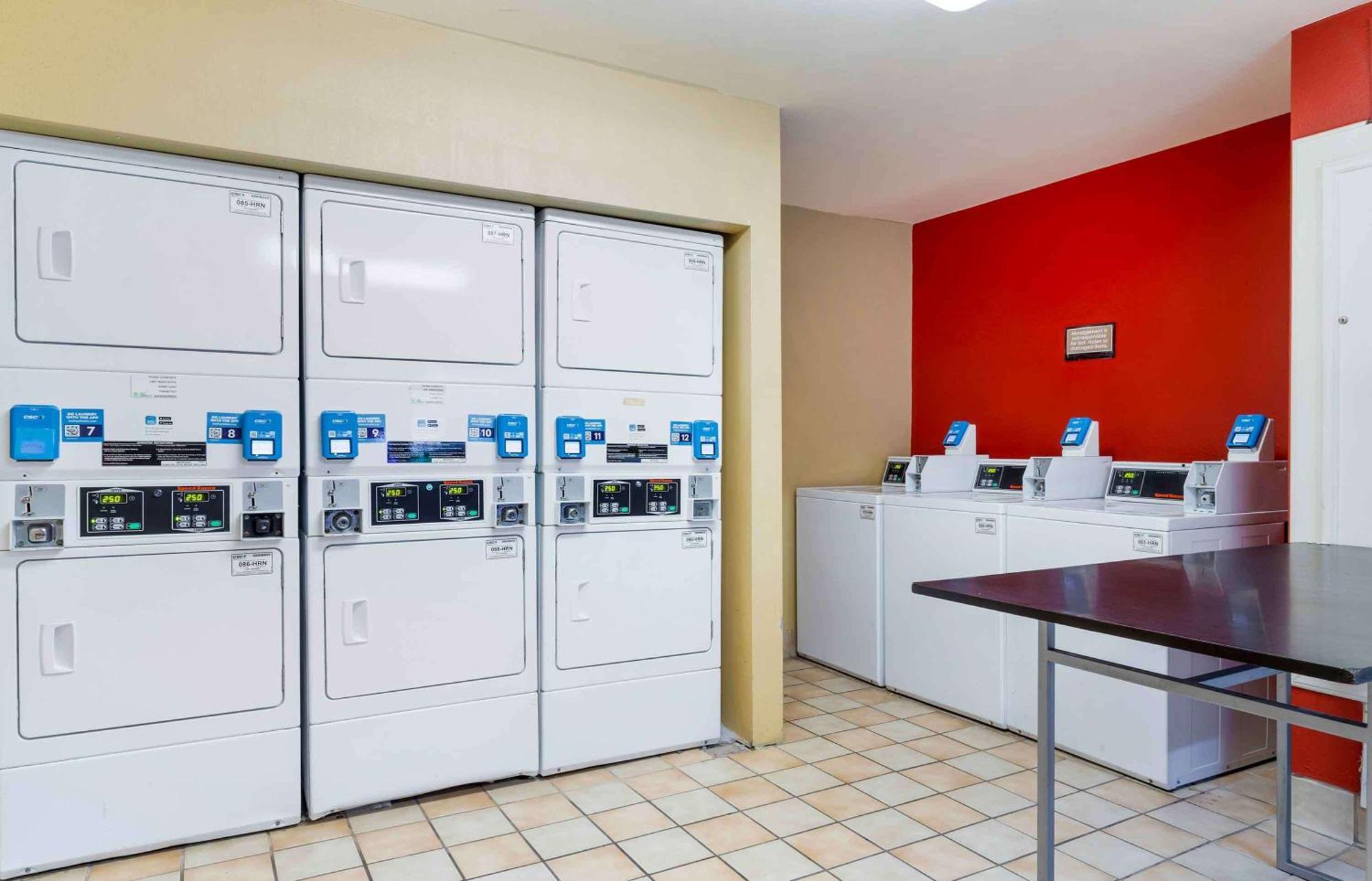 Extended Stay America Suites - Houston - Galleria - Uptown Экстерьер фото