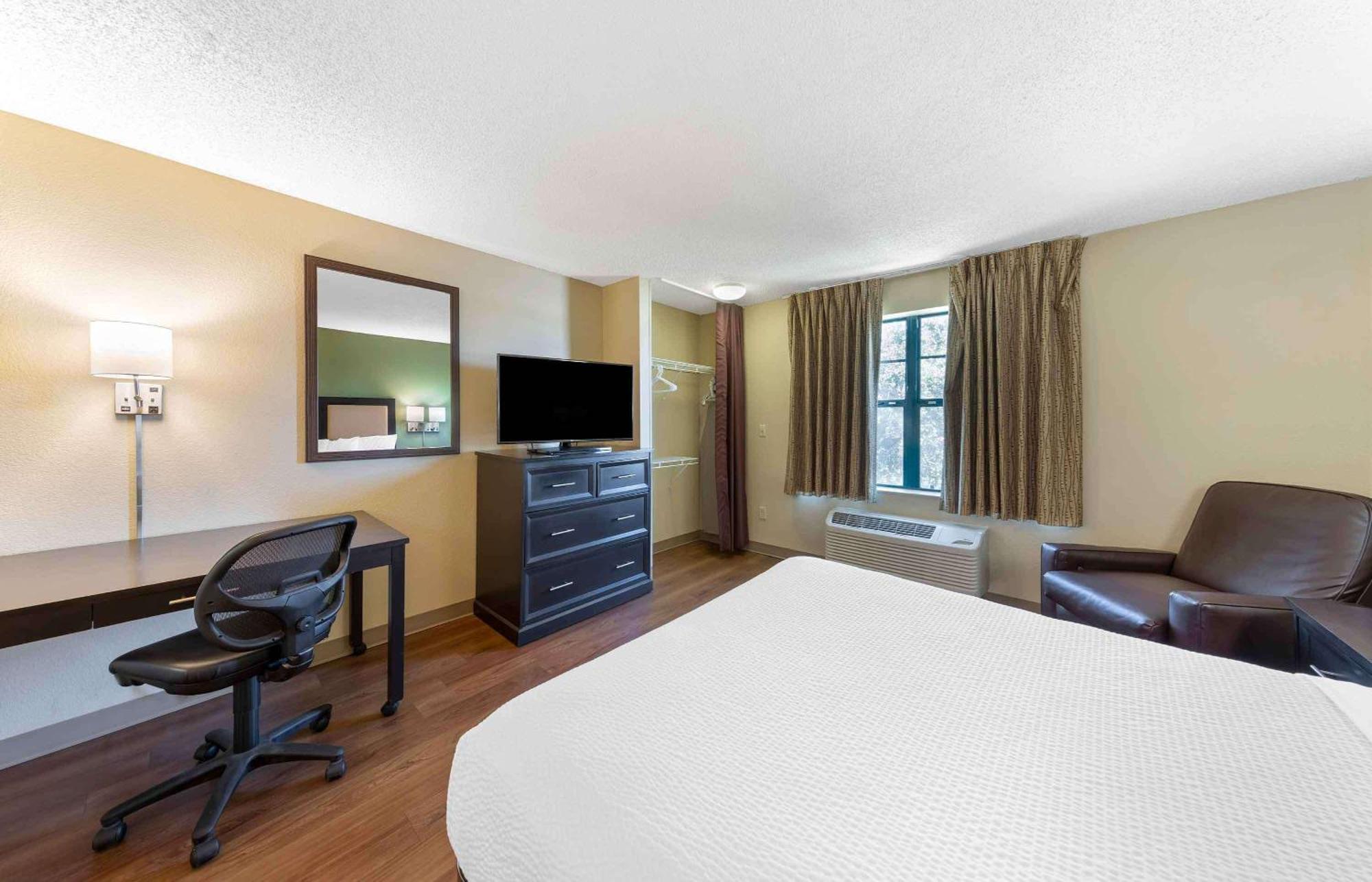 Extended Stay America Suites - Houston - Galleria - Uptown Экстерьер фото